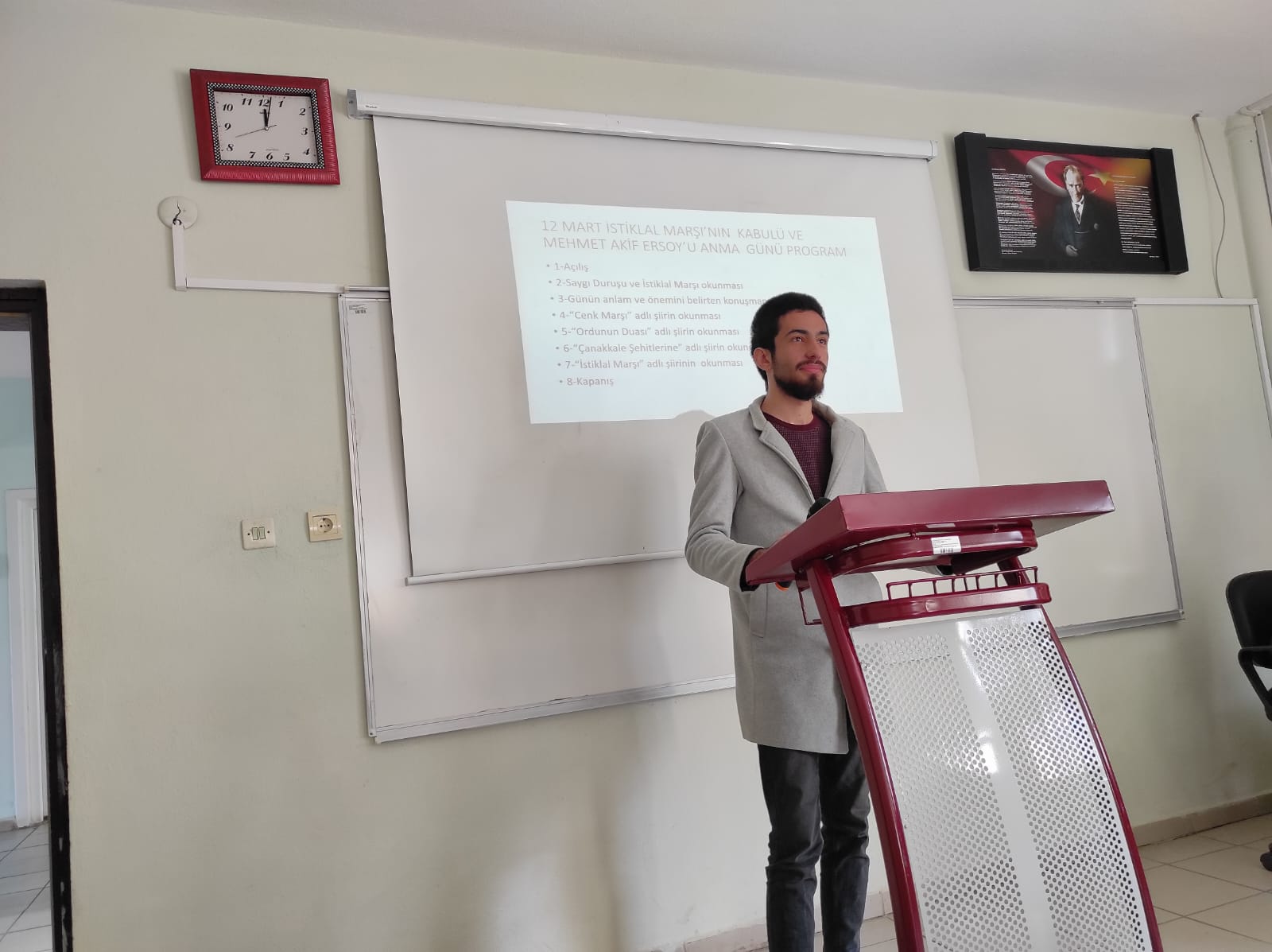 Meslek Yüksekokulu’muzda İstiklal Marşı’mızın Kabulü Ve Mehmet Akif Ersoy’u Anma Programı Düzenlendi.